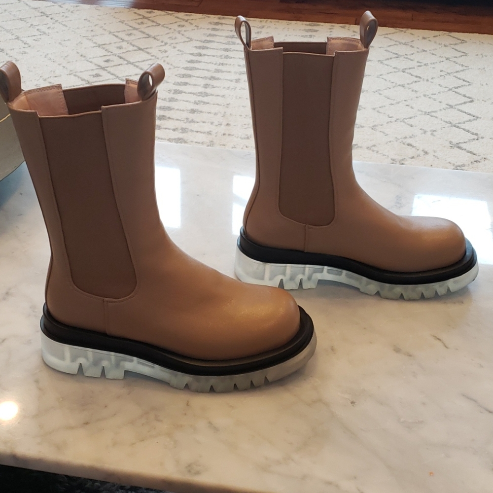 Looks like summer clear lug sole pull on boots